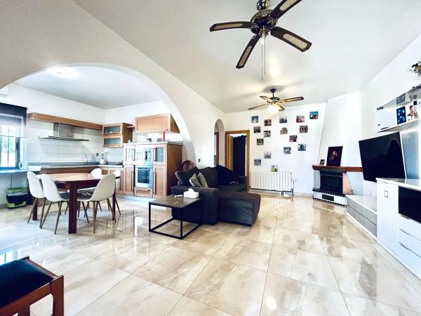 Chalet adosado en calle Acuario, 73