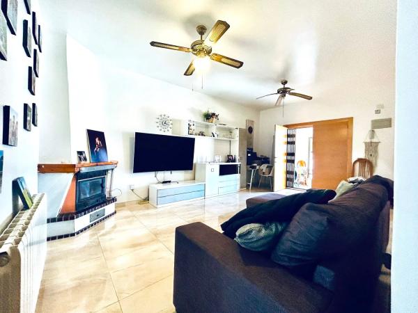 Chalet adosado en calle Acuario, 73