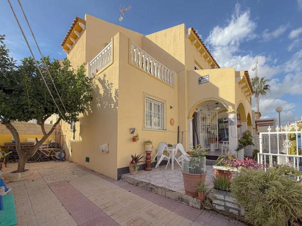 Chalet pareado en calle Estaca, 5