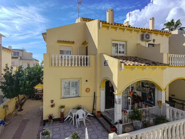 Chalet pareado en calle Estaca, 5