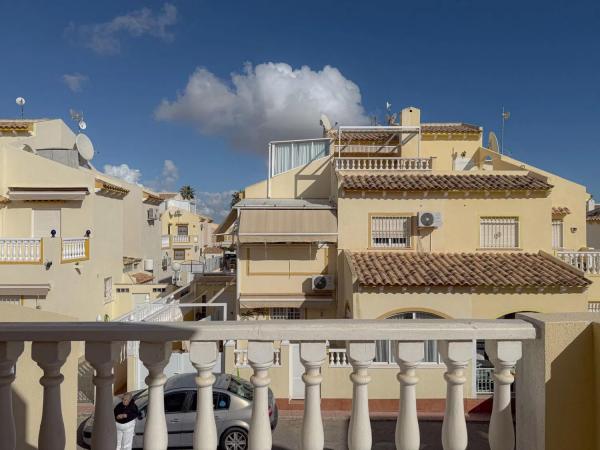 Chalet pareado en calle Estaca, 5