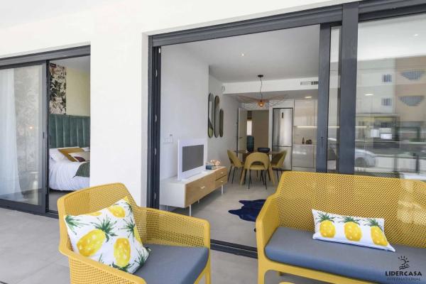 Piso en calle Ofelia Sequeros, 2