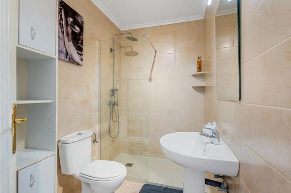 Chalet adosado en calle Prto.Sal V. Costa