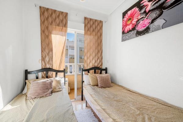 Chalet adosado en calle Prto.Sal V. Costa