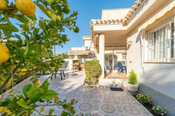 Casa independiente en calle Nicolás de Bussi, 22