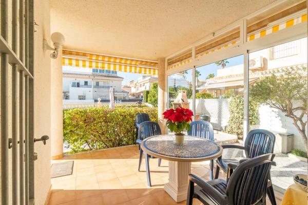 Casa independiente en calle Nicolás de Bussi, 22