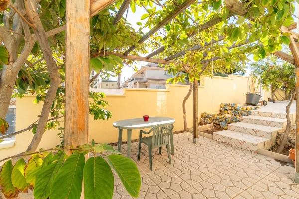 Casa independiente en calle Nicolás de Bussi, 22