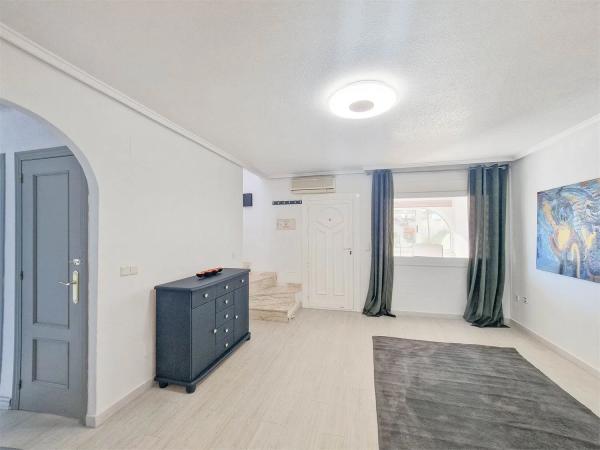 Chalet adosado en calle Limón