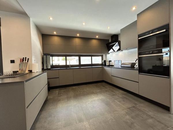 Casa independiente en ronda de Garcilaso de la Vega, 12