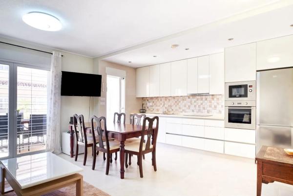 Chalet adosado en calle Cabo San Vicente, 6