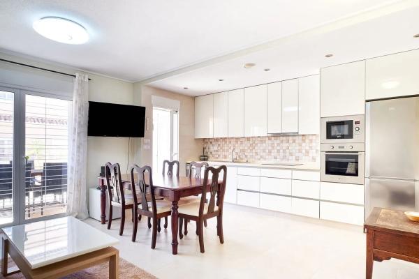 Chalet adosado en calle Cabo San Vicente, 6