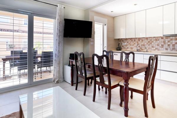 Chalet adosado en calle Cabo San Vicente, 6