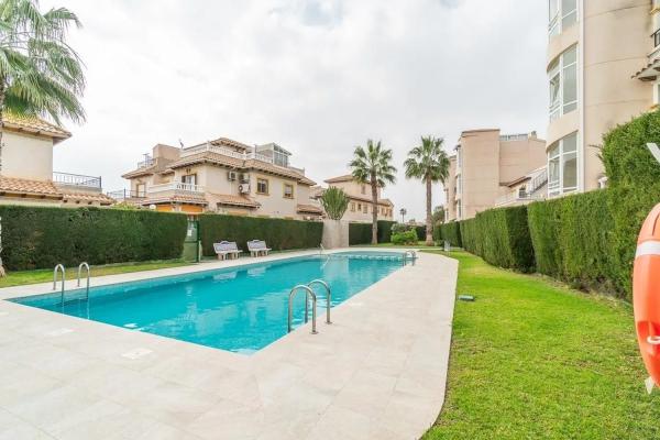 Piso en calle Torre de Pisa, 1