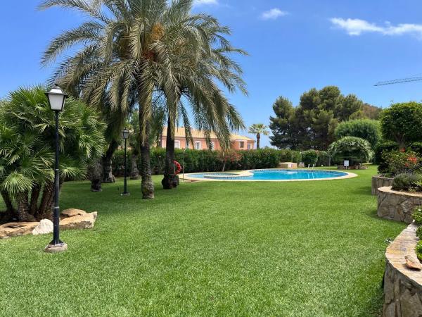 Chalet adosado en camino Pou de la Muntanya, 55