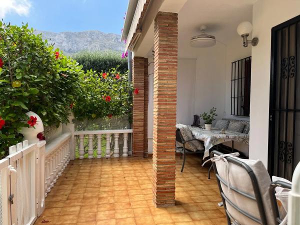 Chalet adosado en camino Pou de la Muntanya, 55