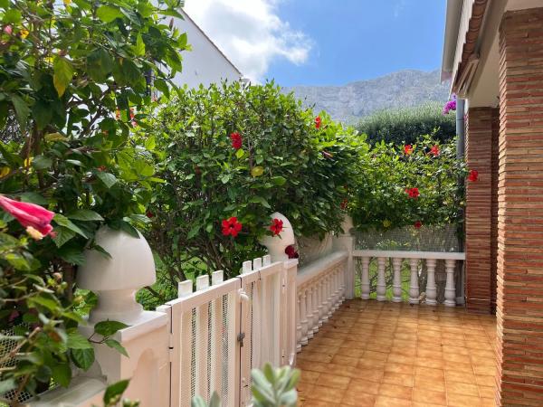 Chalet adosado en camino Pou de la Muntanya, 55