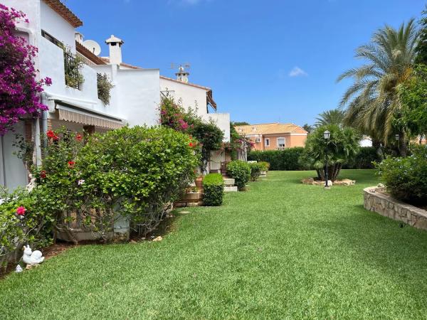 Chalet adosado en camino Pou de la Muntanya, 55