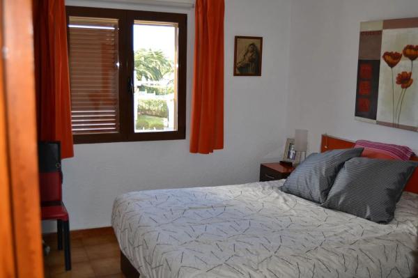 Chalet adosado en camino Pou de la Muntanya, 55