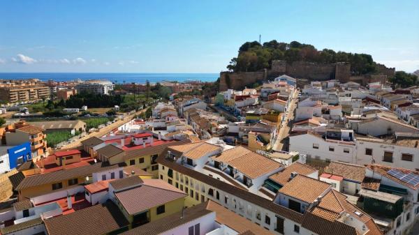 Chalet pareado en avenida del Cid