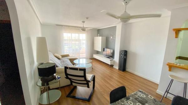 Piso en plaza de Mil Palmeras