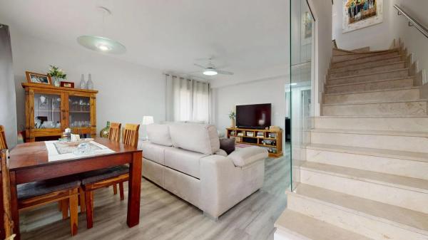 Chalet adosado en calle Ajedrea