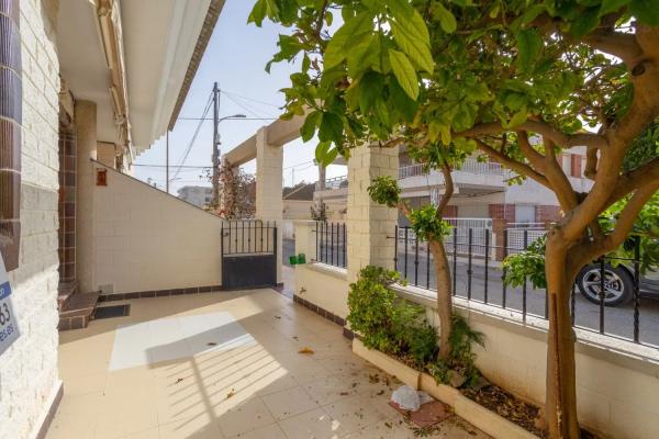 Chalet adosado en calle Pedro Sánchez