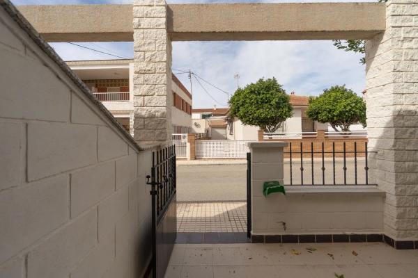 Chalet adosado en calle Pedro Sánchez