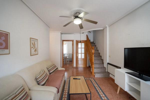 Chalet adosado en calle Pedro Sánchez