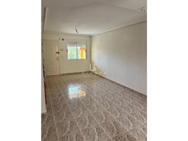 Piso en avenida de las Hierbas