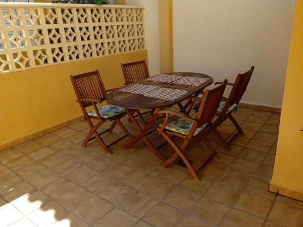 Chalet adosado en calle Remo