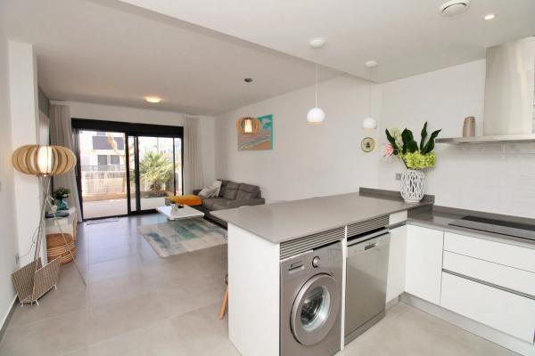 Piso en calle Comunidad Andaluza, 12