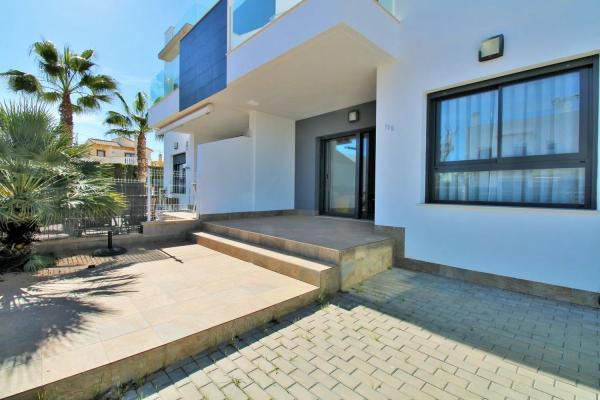 Piso en calle Comunidad Andaluza, 12