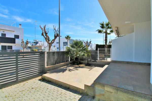 Piso en calle Comunidad Andaluza, 12