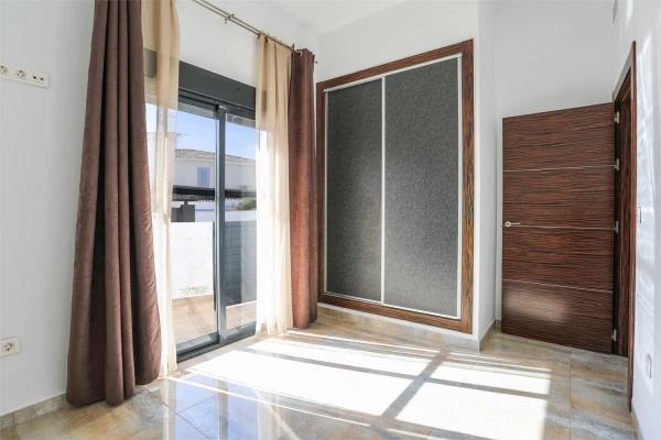 Casa independiente en calle Remo