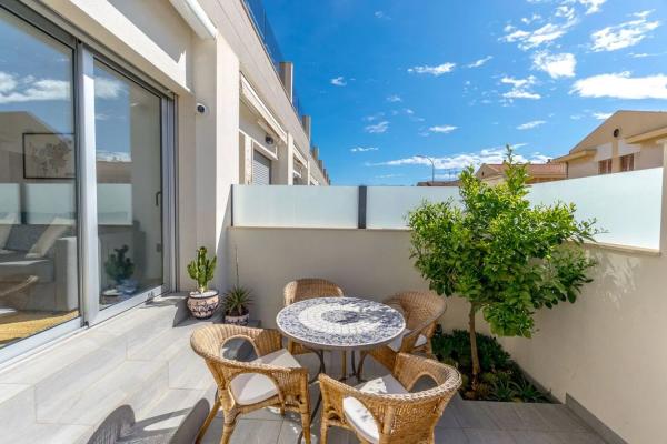 Chalet adosado en calle Remo s/n