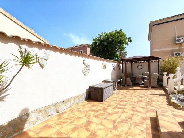 Casa independiente en calle Madroño