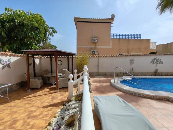 Casa independiente en calle Madroño