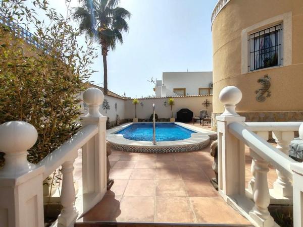 Casa independiente en calle Madroño