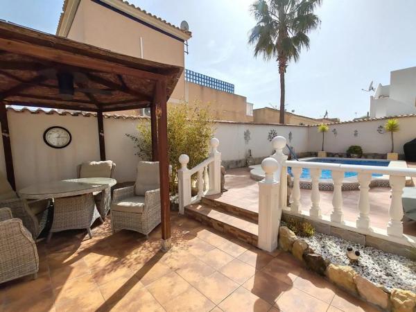 Casa independiente en calle Madroño