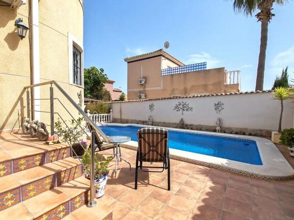 Casa independiente en calle Madroño