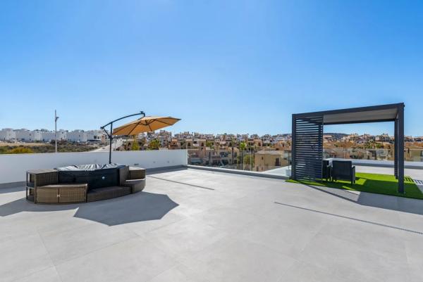 Casa o chalet independiente en venta en calle Redovan, 1