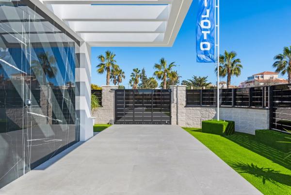 Casa o chalet independiente en venta en calle Redovan, 1