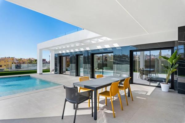 Casa o chalet independiente en venta en calle Redovan, 1