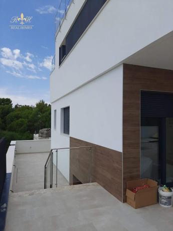 Casa independiente en calle Belice