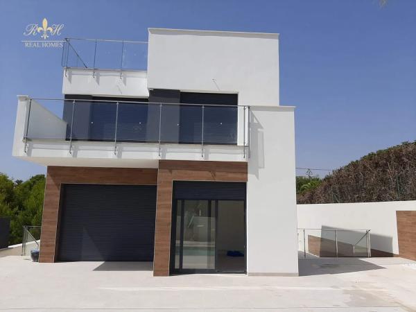 Casa independiente en calle Belice