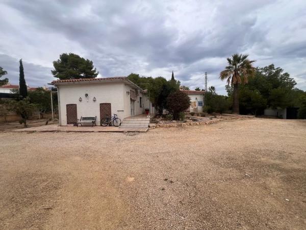 Casa independiente en calle Castanyers Bh