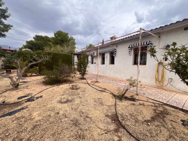 Casa independiente en calle Castanyers Bh