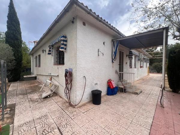 Casa independiente en calle Castanyers Bh