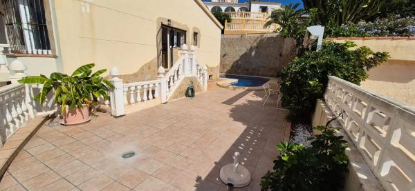 Casa independiente en calle Santa Lucía