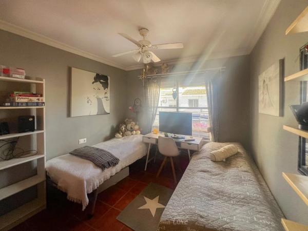 Chalet adosado en calle Vall de Ceta